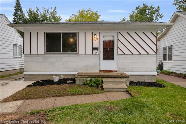 7236 Meadow Avenue, Warren, MI 48091