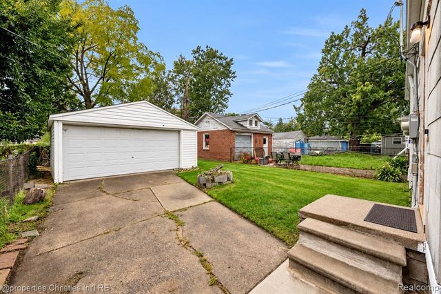 7236 Meadow Avenue, Warren, MI 48091