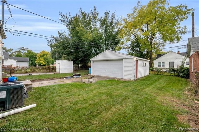 7236 Meadow Avenue, Warren, MI 48091