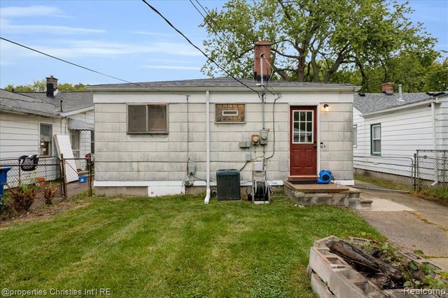 7236 Meadow Avenue, Warren, MI 48091
