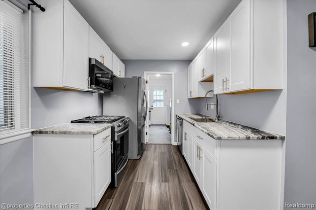 7236 Meadow Avenue, Warren, MI 48091