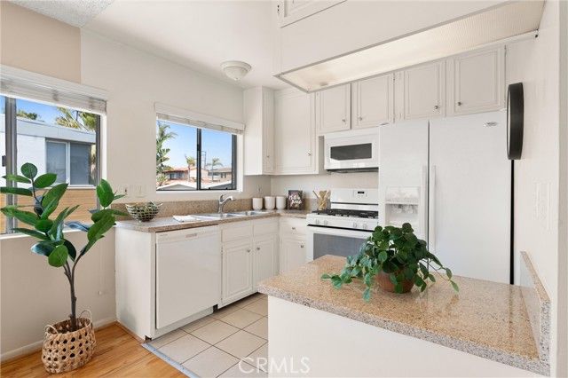 330 34th Place, Manhattan Beach, CA 90266
