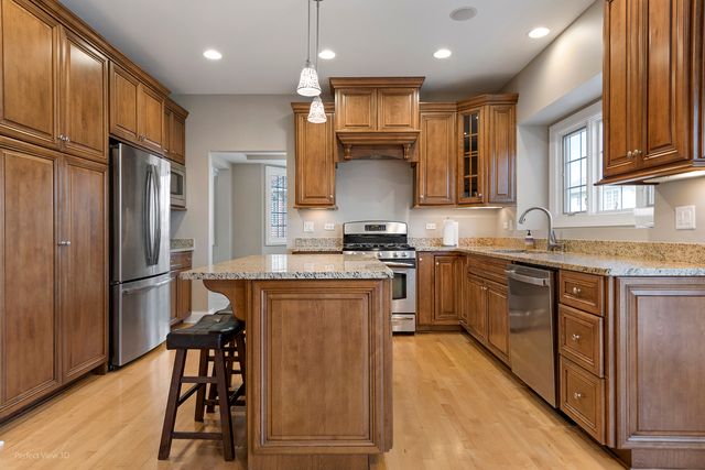 9234 Cloister Court, Frankfort, IL 60423