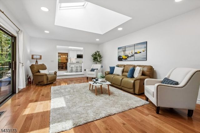 5 Sylvan Dr, Bridgewater Twp., NJ 08807