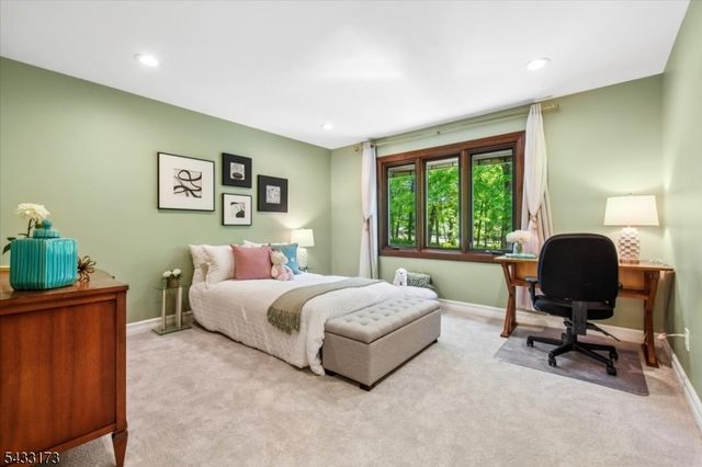 5 Sylvan Dr, Bridgewater Twp., NJ 08807