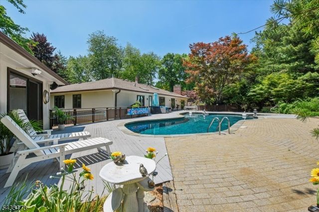 5 Sylvan Dr, Bridgewater Twp., NJ 08807