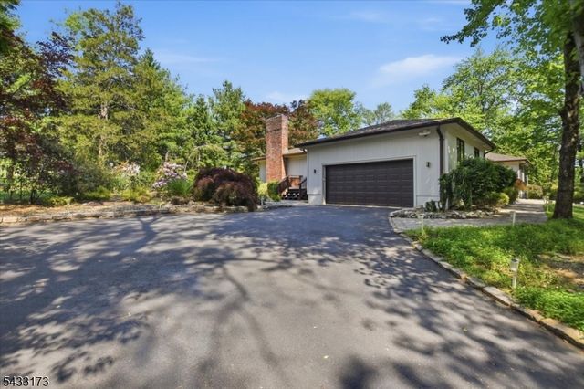 5 Sylvan Dr, Bridgewater Twp., NJ 08807