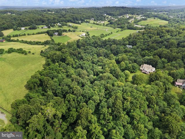 16720 SOMMERTIME LANE, Hamilton, VA 20158