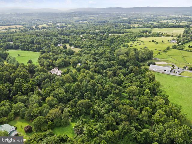 16720 SOMMERTIME LANE, Hamilton, VA 20158