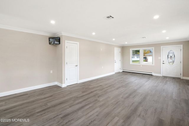 3 Bonaire Drive, Toms River, NJ 08757