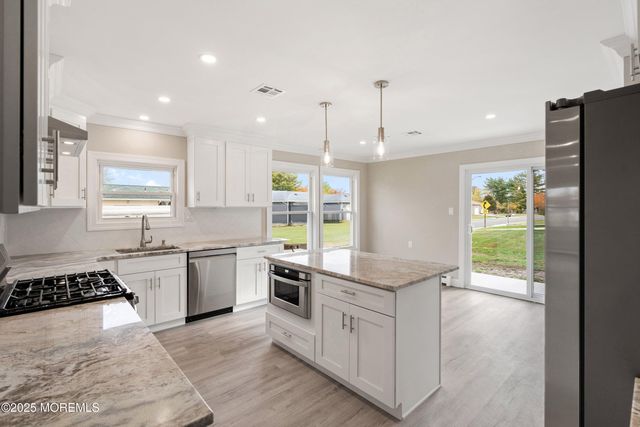 3 Bonaire Drive, Toms River, NJ 08757