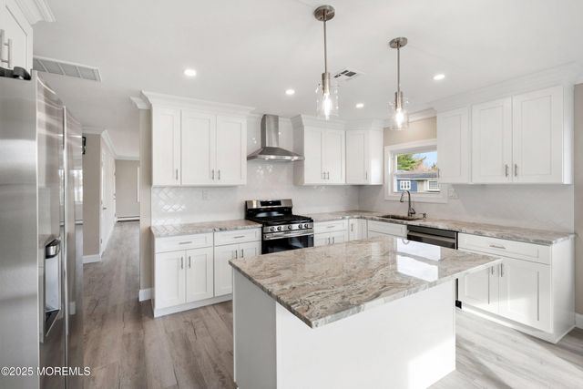 3 Bonaire Drive, Toms River, NJ 08757