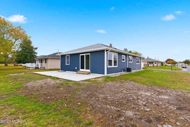 3 Bonaire Drive, Toms River, NJ 08757