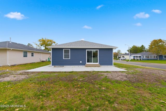 3 Bonaire Drive, Toms River, NJ 08757