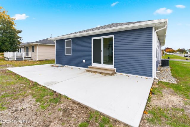 3 Bonaire Drive, Toms River, NJ 08757