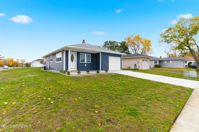 3 Bonaire Drive, Toms River, NJ 08757