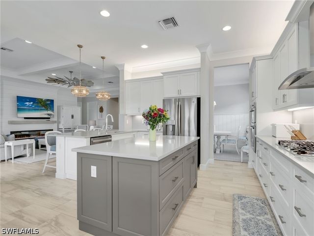 12056 Oleander AVE, Naples, FL 34120