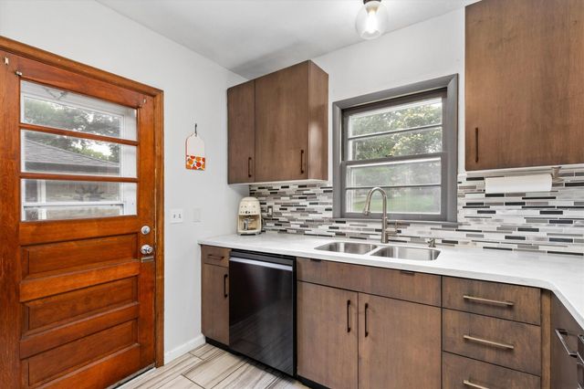 688 64th Street, Des Moines, IA 50312