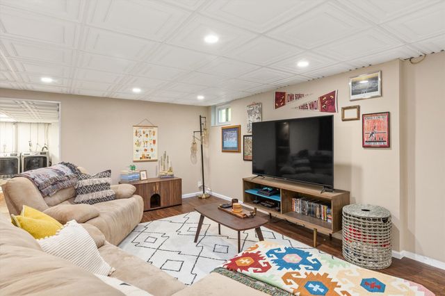688 64th Street, Des Moines, IA 50312