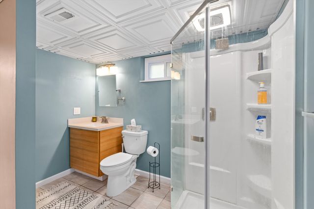 688 64th Street, Des Moines, IA 50312