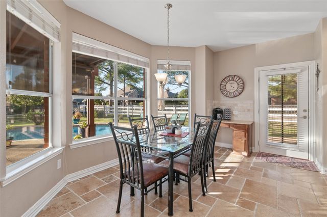 1100 Durango Circle, Shady Shores, TX 76208
