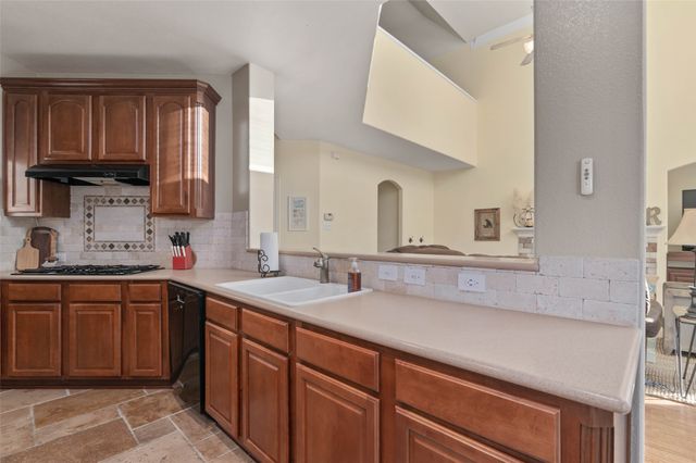 1100 Durango Circle, Shady Shores, TX 76208