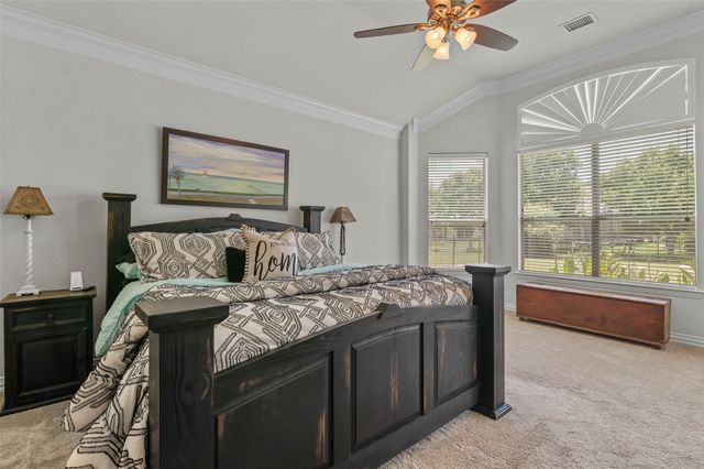 1100 Durango Circle, Shady Shores, TX 76208