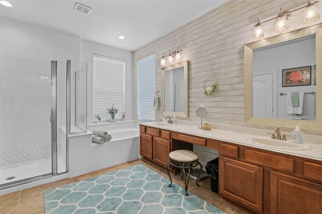 1100 Durango Circle, Shady Shores, TX 76208