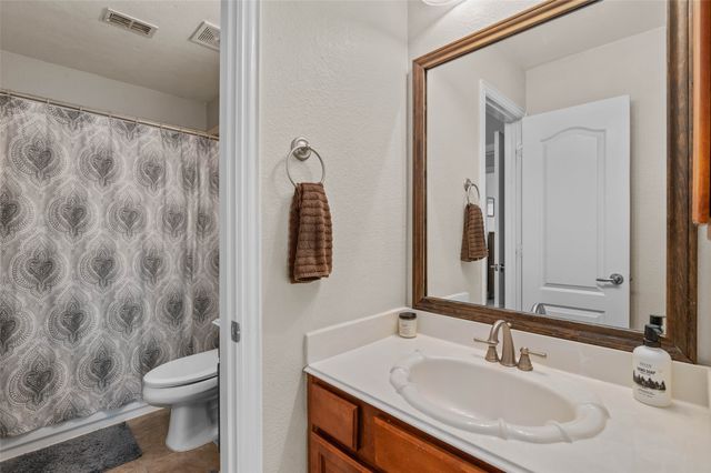 1100 Durango Circle, Shady Shores, TX 76208