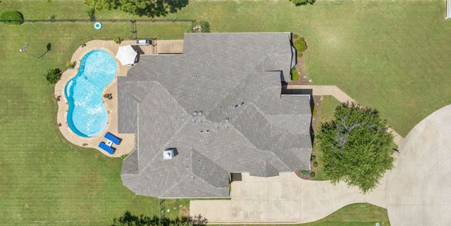 1100 Durango Circle, Shady Shores, TX 76208