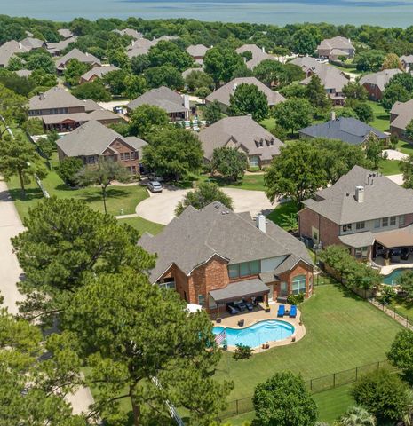 1100 Durango Circle, Shady Shores, TX 76208