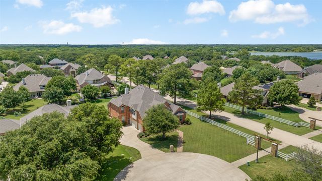1100 Durango Circle, Shady Shores, TX 76208