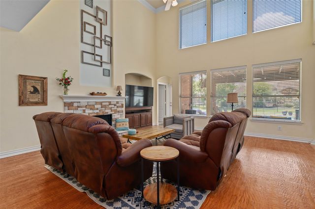 1100 Durango Circle, Shady Shores, TX 76208