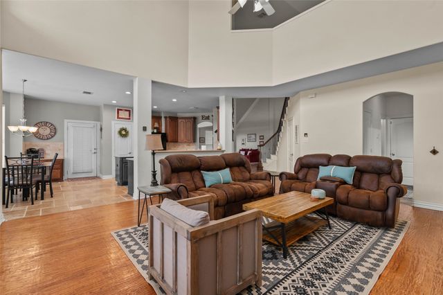 1100 Durango Circle, Shady Shores, TX 76208