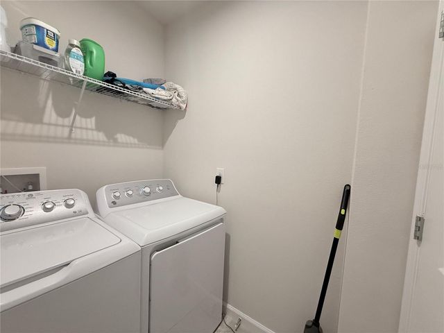 1204 PORT BLUE WAY, Lady Lake, FL 32159