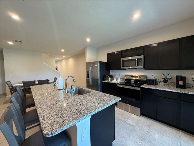 1204 PORT BLUE WAY, Lady Lake, FL 32159