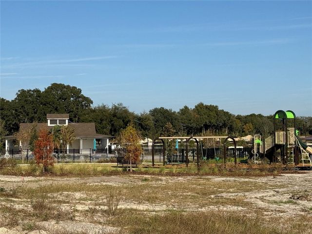 1204 PORT BLUE WAY, Lady Lake, FL 32159