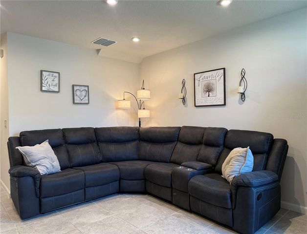 1204 PORT BLUE WAY, Lady Lake, FL 32159