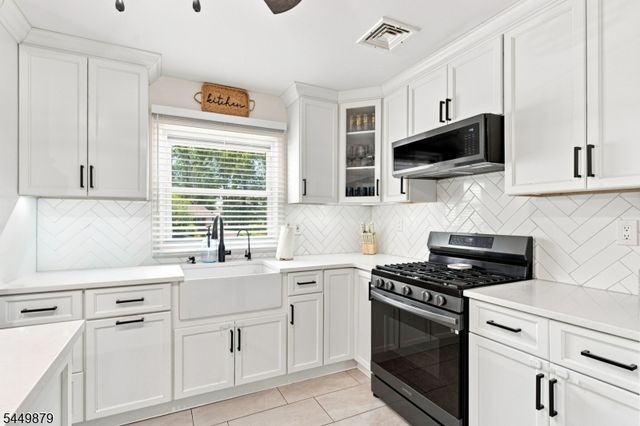 5 Anna Marie Ct, Fairfield Twp., NJ 07004