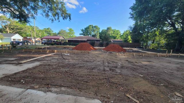 7961 Perth Ave, Pensacola, FL 32534
