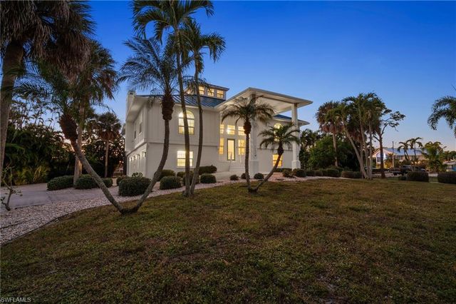 7507 Grande Pine RD, Bokeelia, FL 33922