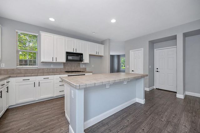 5222 Loki Ln, Stockton, CA 95219