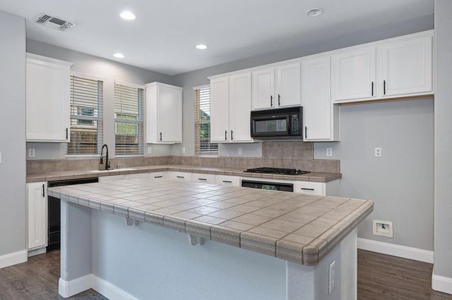 5222 Loki Ln, Stockton, CA 95219