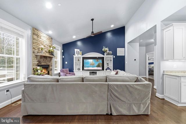 6879 S ZELKOVA CT, La Plata, MD 20646