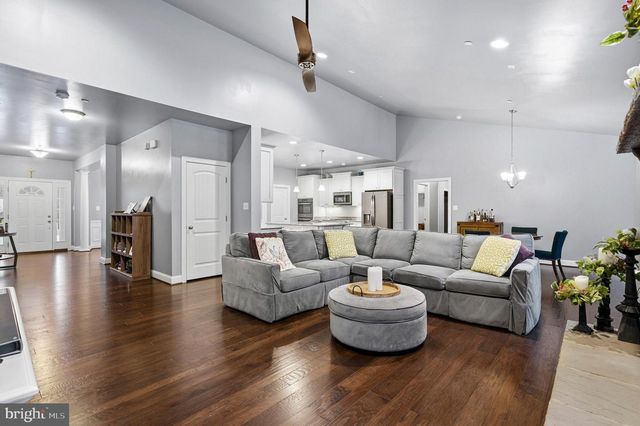 6879 S ZELKOVA CT, La Plata, MD 20646