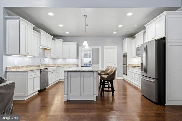 6879 S ZELKOVA CT, La Plata, MD 20646