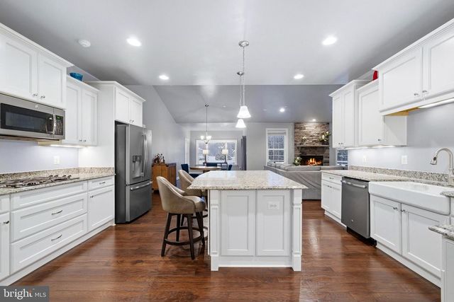 6879 S ZELKOVA CT, La Plata, MD 20646