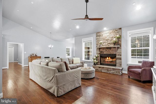 6879 S ZELKOVA CT, La Plata, MD 20646