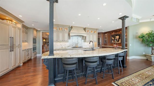 1233 N GULFSTREAM AVENUE 1001, Sarasota, FL 34236