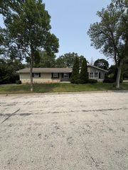 9404 W Hope AVENUE, Wauwatosa, WI 53222